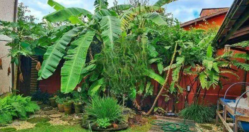 À venda | 290 m², 4 quartos, Piscina Privativa e 5 vagas - Rio Tavares, em Florianópolis.