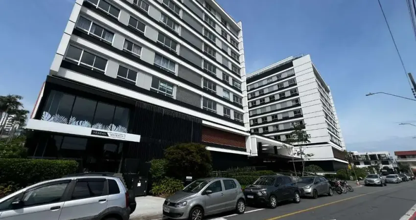 Apartamento com 2 quartos à venda, sacada com churrasqueira, vista mar e 1 vaga - novo estreito, em florianópolis.