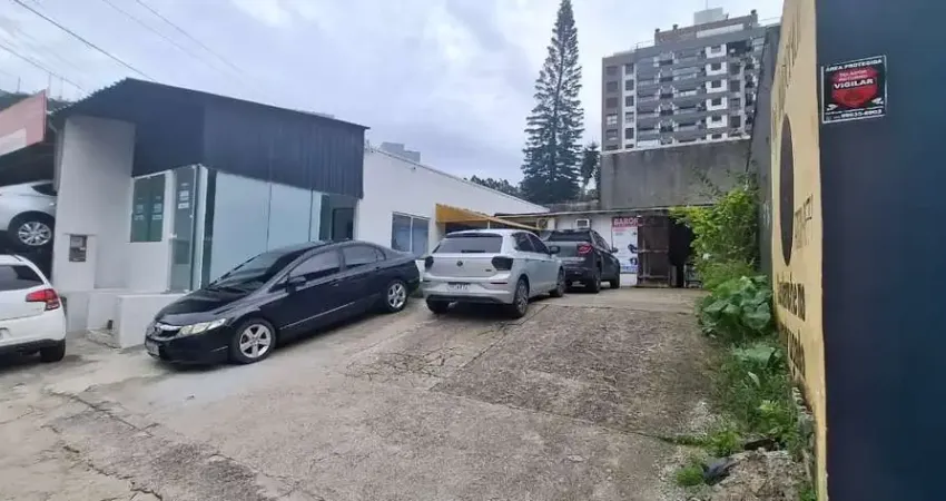 Loja comercial próxima à ufsc, 45 m² e 1 vaga - trindade, em florianópolis.
