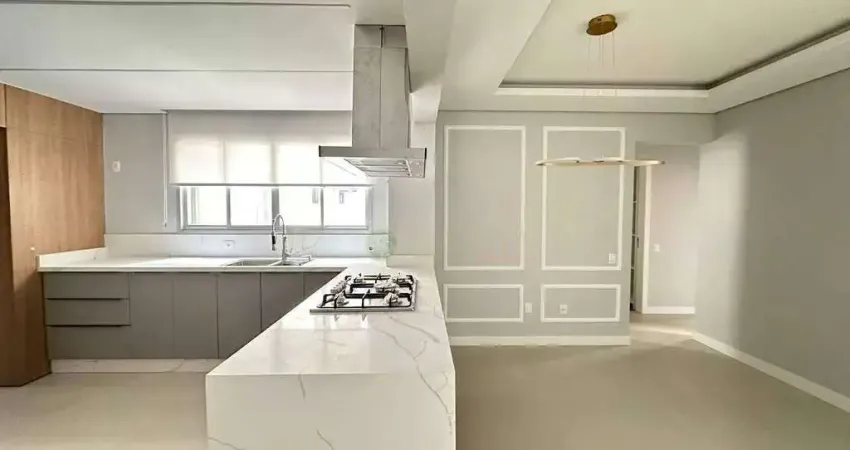 Apartamento com 3 quartos à venda no centro de florianópolis, sacada, semi mobiliado e 1 vaga - próximo ao colégio catarinense.