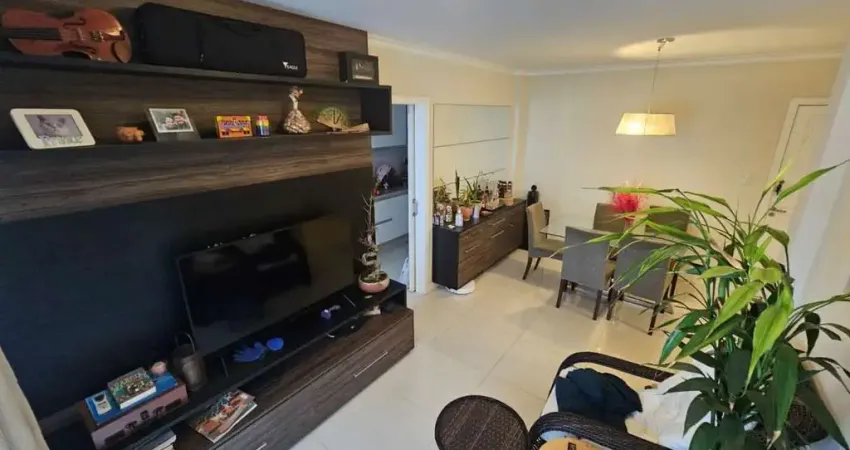 Apartamento com 2 quartos à venda em florianópolis, sacada com churrasqueira, semi mobiliado e 1 vaga - próximo à ufsc.