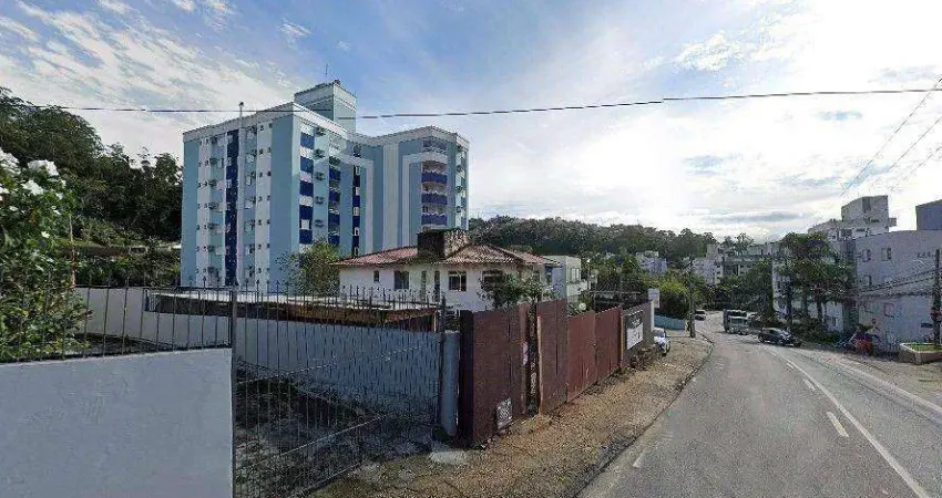 Apartamento com 2 quartos à venda em florianópolis, sacada com churrasqueira e 1 vaga - bairro carvoeira, próximo à ufsc.