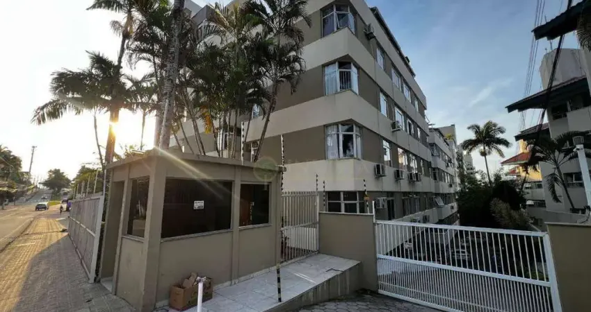 Apartamento com 3 quartos à venda em florianópolis, reformado, semi mobiliado e 1 vaga - bairro agronômica.