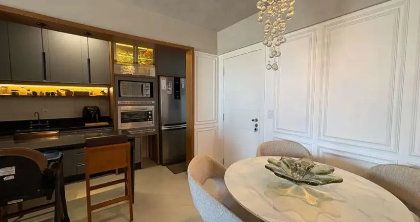 Apartamento com 2 quartos à venda em Florianópolis! Mobiliado, Vista Mar e 1 vaga de garagem - Bairro Estreito.