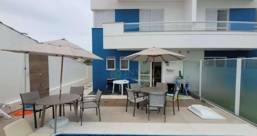 Casa com 3 quartos à venda em Florianópolis! Piscina Privativa, Semi Mobiliado e 2 vagas - Praia da Daniela.