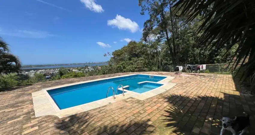 Casa com 4 quartos à venda em florianópolis! piscina privativa, semi mobiliado e 2 vagas - bairro lagoa da conceição.