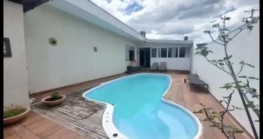 Casa com 5 quartos para alugar na Rua Professor Paulo Roberto Martins, 123, Santa Mônica, Florianópolis