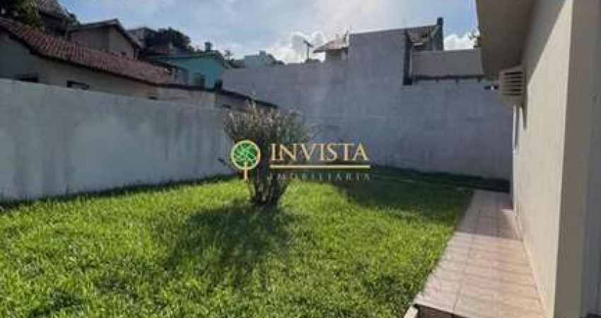 À venda em Capoeiras! 3 quartos, espaço gourmet com churrasqueira e 1 vaga de garagem.