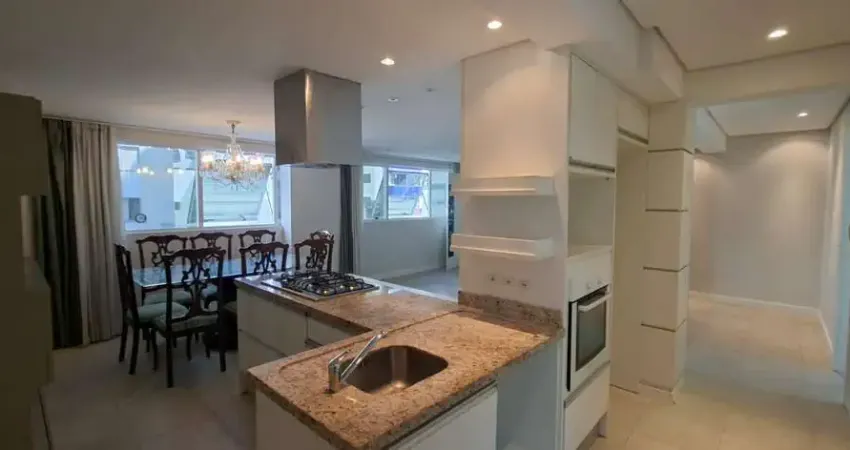Apartamento com 2 suítes para Alugar no Centro de Florianópolis.