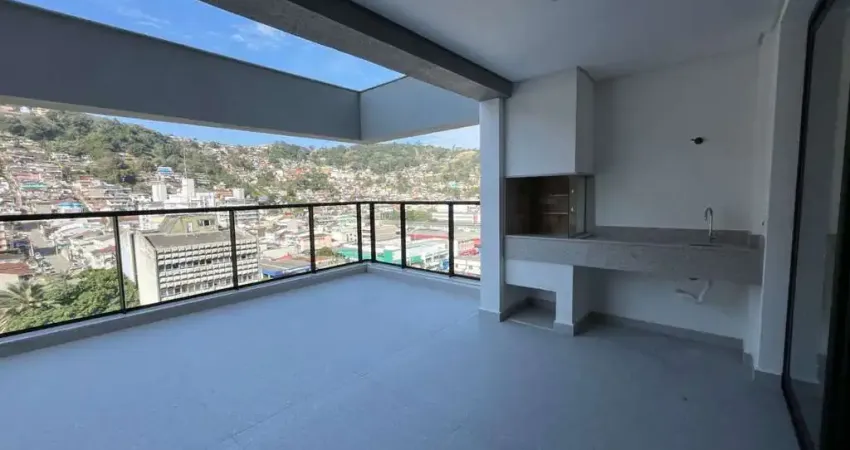 À venda no Centro de Florianópolis! Terraço privativo com churrasqueira, andar alto e 3 quartos.