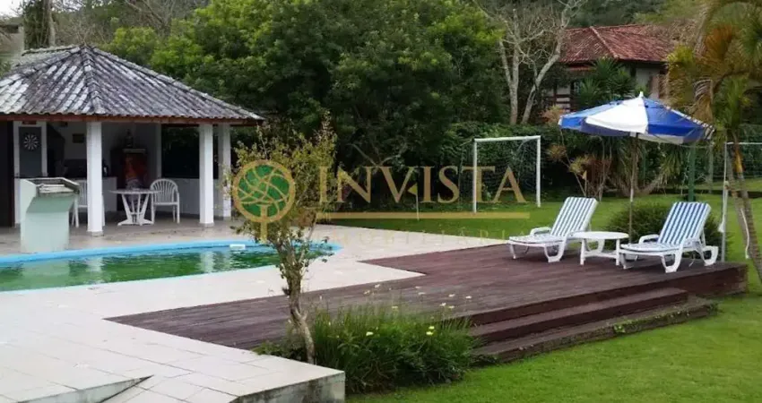 À venda | 8.400m², piscina privativa, quiosque com Churrasqueira, campo de futebol e 3 quartos - Ratones, Florianópolis.