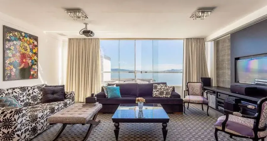 À venda | 158 m², triplex, vista mar, 2 cozinhas, 3 suítes e 2 vagas de garagem - centro, florianópolis/sc.