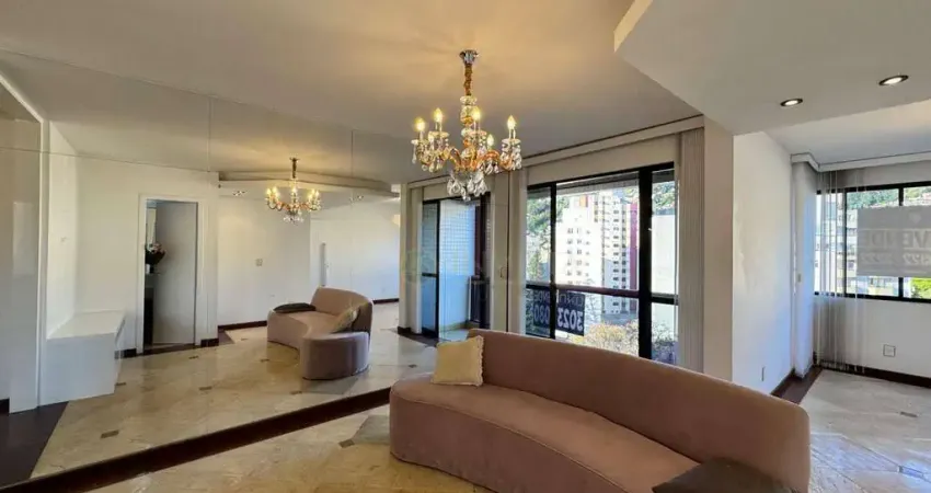 À venda | 120 m², 3 quartos, Semi mobiliado e 2 vagas de garagem - Av. Hercílio Luz, Centro de Florianópolis.