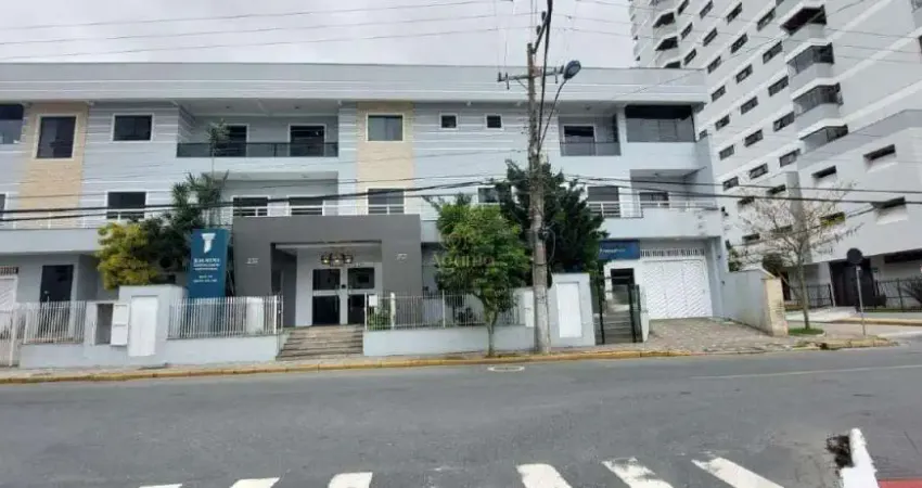 Ampla sala corporativa com 190m² contendo 4 ambientes para escritório e duas vagas de garagem