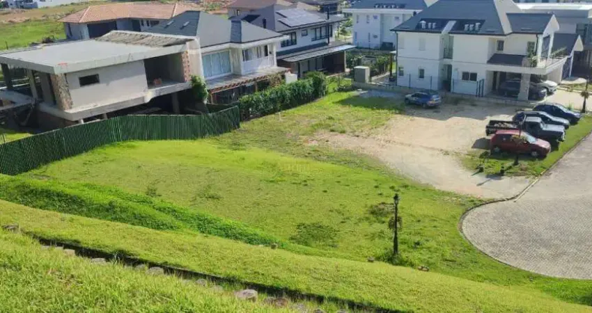 Lote à Venda no Condomínio Riverside: Seu Espaço para o Lar dos Sonhos!