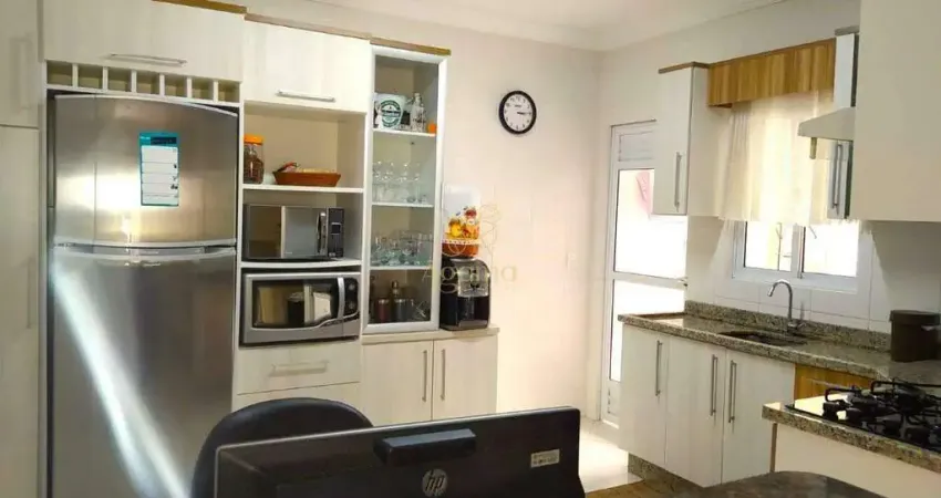 Apartamento diferenciado semi mobiliado, com 3 dormitórios, sendo 1 suíte, em excelente localização no bairro Dom Bosco
