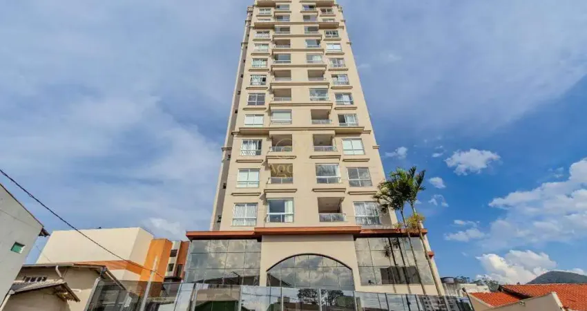 Apartamento mobiliado com 2 suítes, sacada com churrasqueira e área de lazer completa.