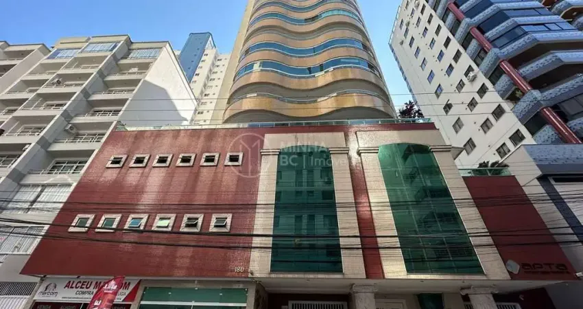 Apartamento com 3 quartos à venda na Rua 904, 180, Centro, Balneário Camboriú