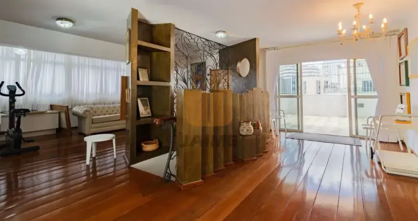 Excelente apartamento no original, com dois terraços grandes, ótima localização