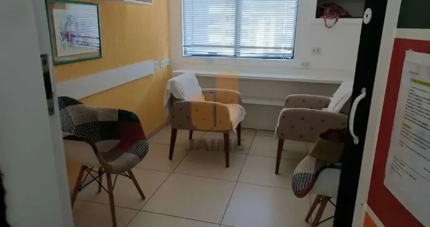 Execelente conjunto comercial para seu négocio, 3 salas e 2 banheiros 33 m2!