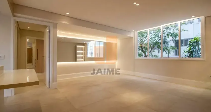 Apartamento todo reformado, ao lado da melhor parte de comércio e restaurantes do jardins.