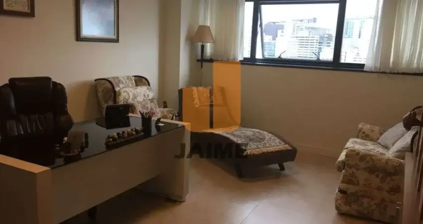 Conjunto comercial bem distribuído, com recepção, 1 vaga e ótima localização.