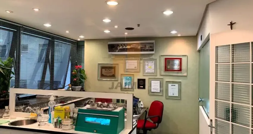 Sala comercial com 40 m2, ótima localização e bem conservada - higienópolis