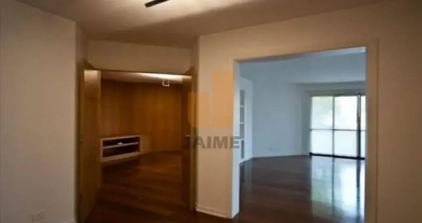 Apartamento em rua arborizada, tranquila, próximo à sinagogas e ao parque água branca