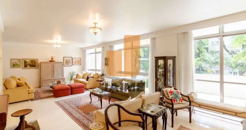 Apartamento padrão, 300 metros, 3 vagas, próximo ao iate clube do santos e ao mackenzie.