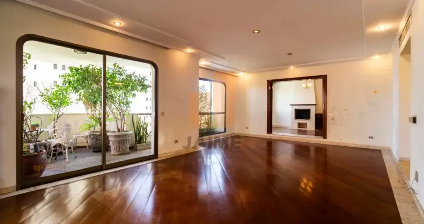 Apartamento com varanda em vários ambientes, 04 dormitórios sendo 3 suítes e 4 vagas - consolação.