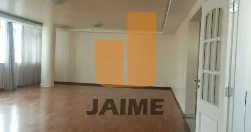 Apartamento com 4 dormitórios sendo 2 suítes e 2 vagas, rua aborizada, poucos minutos do shopping