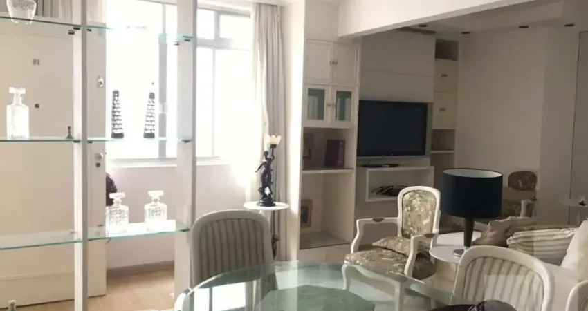 Apartamento padrão, todo mobiliado, 2 dormitórios e 1 vaga.