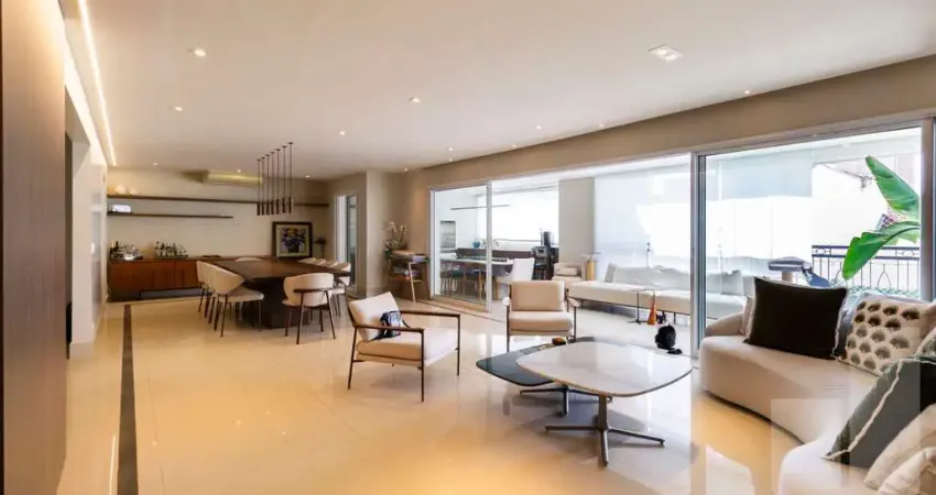 Apartamento com varanda, 4 dormitórios sendo 4 suítes e 4 vagas em área nobre de perdizes.