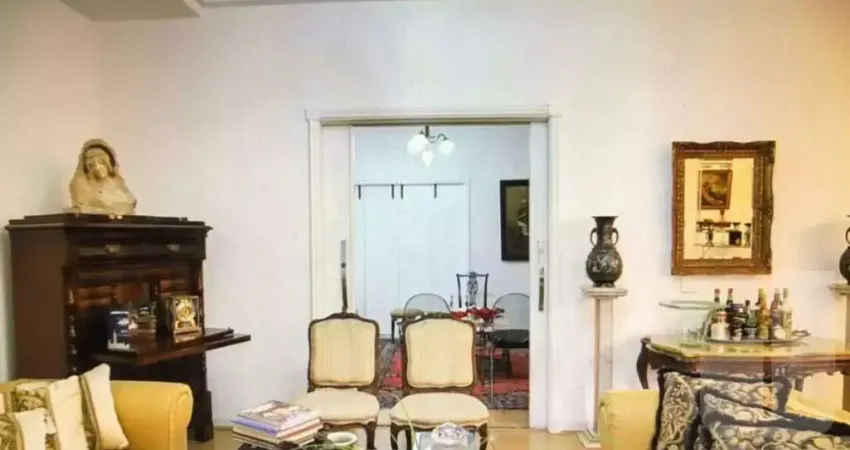 Apartamento reformado, com vista para Praça Buenos Aires, área nobre do bairro - Higienópolis