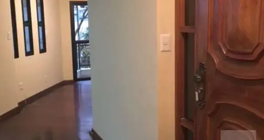 Apartamento padrão com 3 dormitórios sendo 2 suites e 2 vagas.