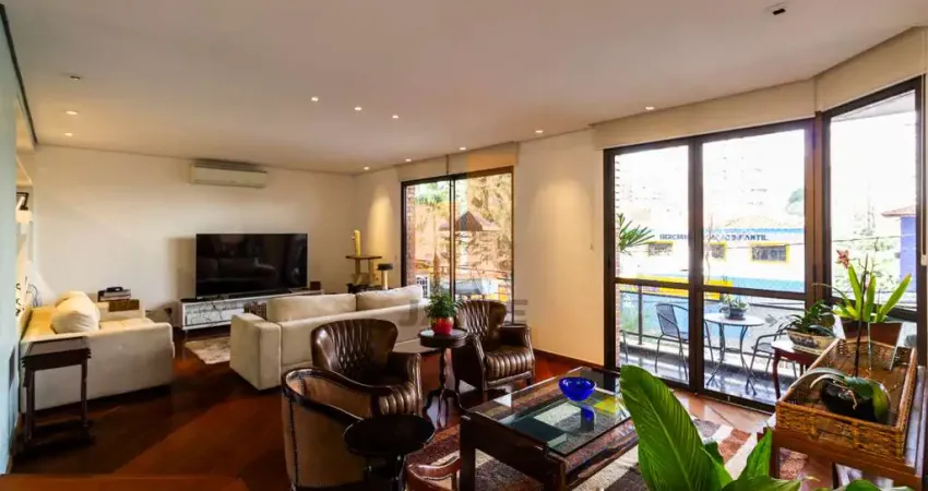 Apartamento com vista para o vale do pacaembu em rua arborizada.04 dormitórios,03 vagas em perdizes.