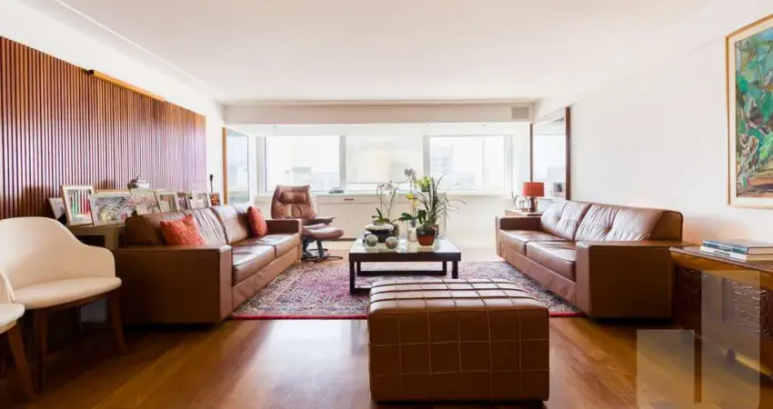 Apartamento 253 m2, com 3 dormitórios e 2 vagas,proximo a santa casa