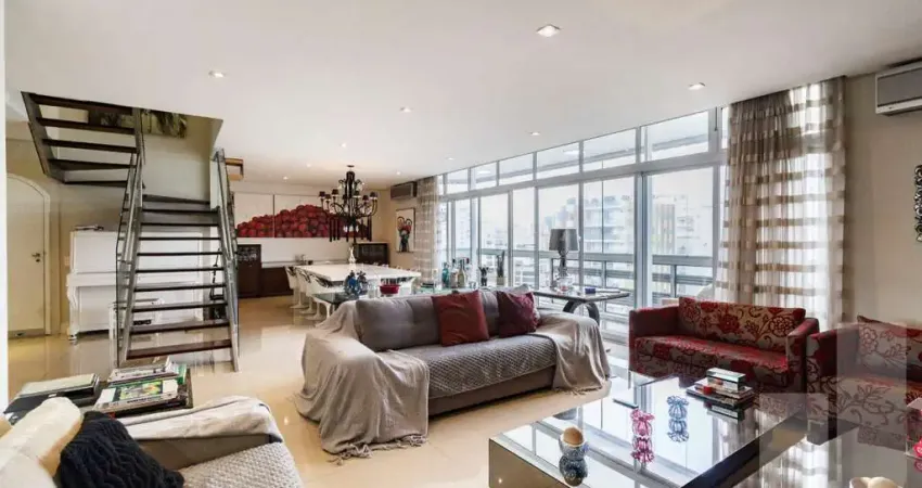 Cobertura duplex ampla e reformada, piscina aquecida, sauna, 4 dormitórios sendo 2 suítes e 3 vagas