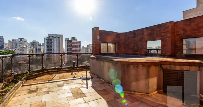 Cobertura em higienópolis com vista para o pacaembu, 4 dormitórios sendo 2 suítes e 4 vagas.