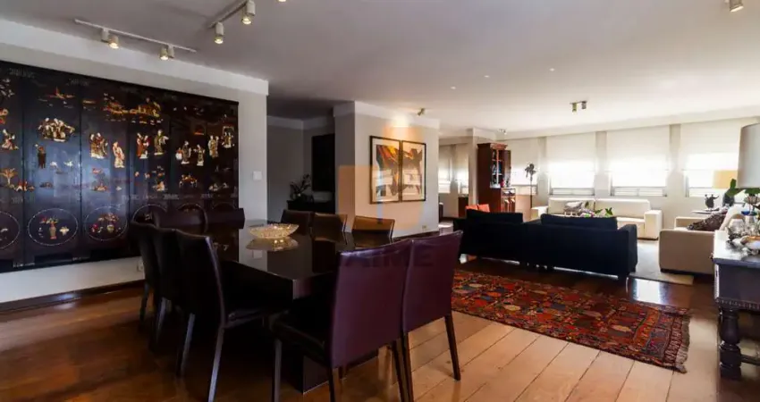 Apartamento amplo, andar alto e com 2 vagas que cabem 3 carros