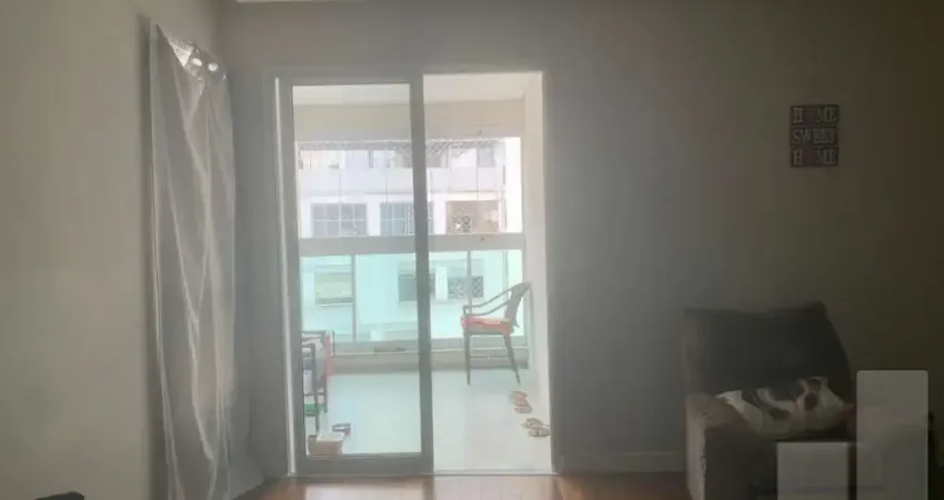 Apartamento em rua arborizada, a 15 minutos do shopping, 2 dormitórios sendo 1 suíte e 2 vagas.