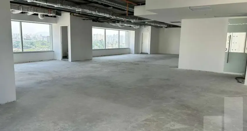 Conjunto comercial em prédio moderno e sofisticado, 225 m2 cada e 6 vagas em prédio com heliponto.