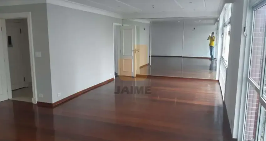 Apartamento ensolarado, 3 dormitórios sendo 1 suíte e 1 vaga, ótima localização, próximo ao shopping