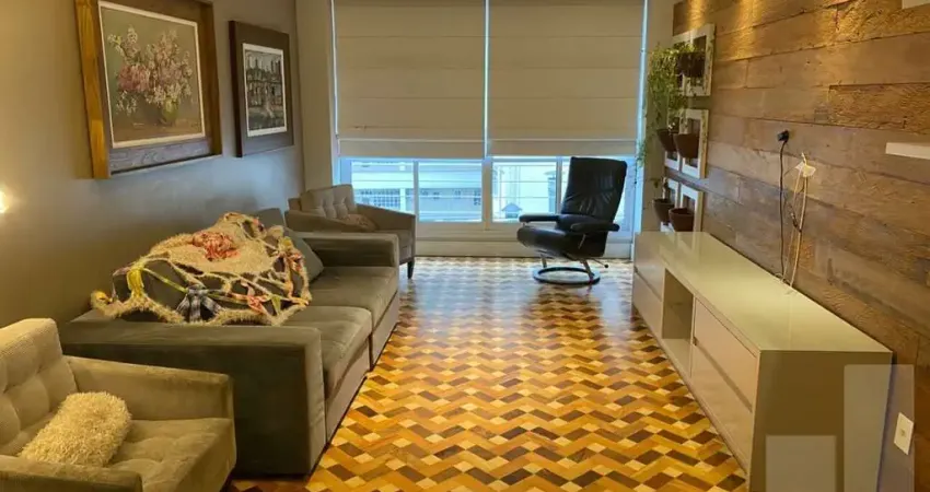 Apartamento reformado com vista para o verde e planta inteligente