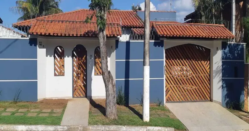 Casa residencial para Venda Alto das Palmeiras, Itu 4 dormitórios sendo 1 suíte, 3 salas, 4 banheiros, 4 vagas 430,00 m² construída, 430,00 m² útil, 8