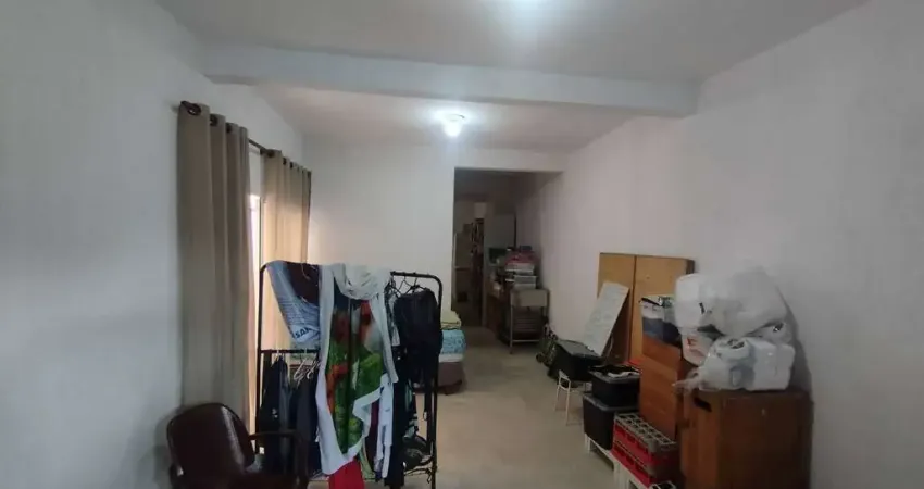 Casa comercial no Jardim Vera Cruz.