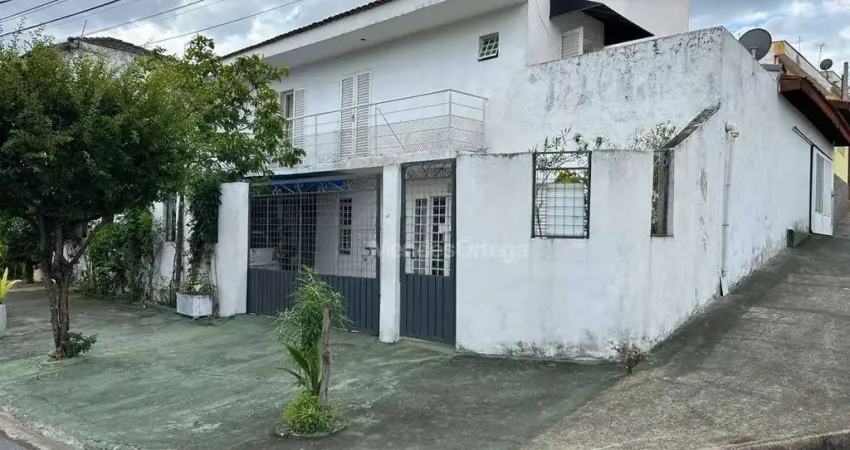 Casa com 3 dormitórios à venda, 234 m² por R$ 900.000,00 - Jardim Prestes de Barros - Sorocaba/SP