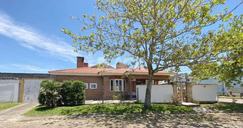 Casa com 3 quartos à venda na Presidente Tancredo Neves, 290, Centenário, Torres