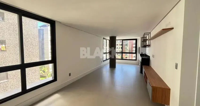 Apartamento com 2 suítes próximo a quatro praças em torres rs