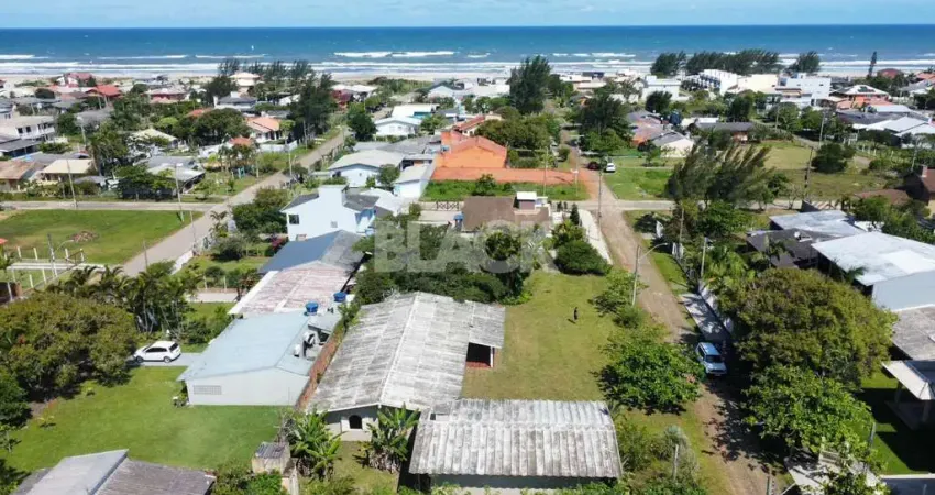 Casa com 3 quartos à venda na Rua três, 310, Praia Real, Torres